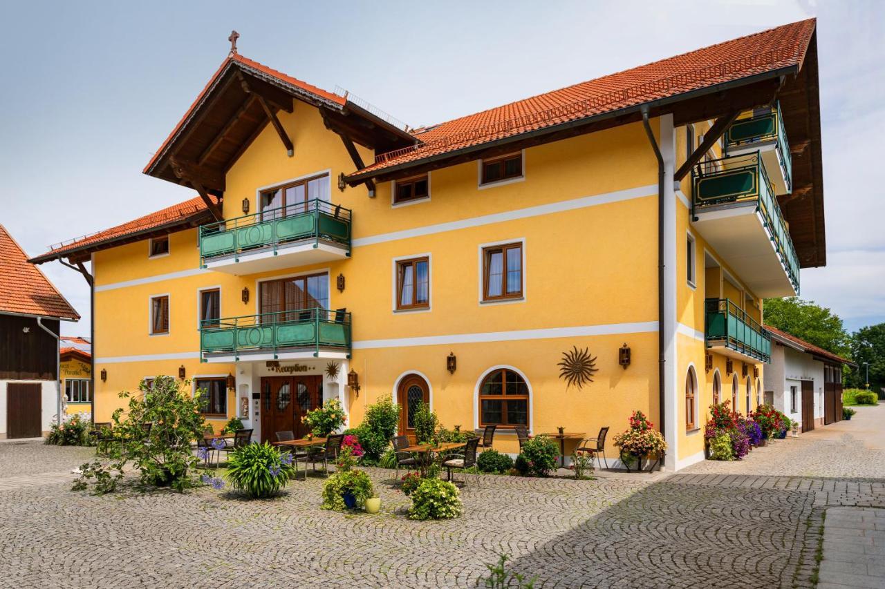 Hotel Preishof Кірхгам Екстер'єр фото